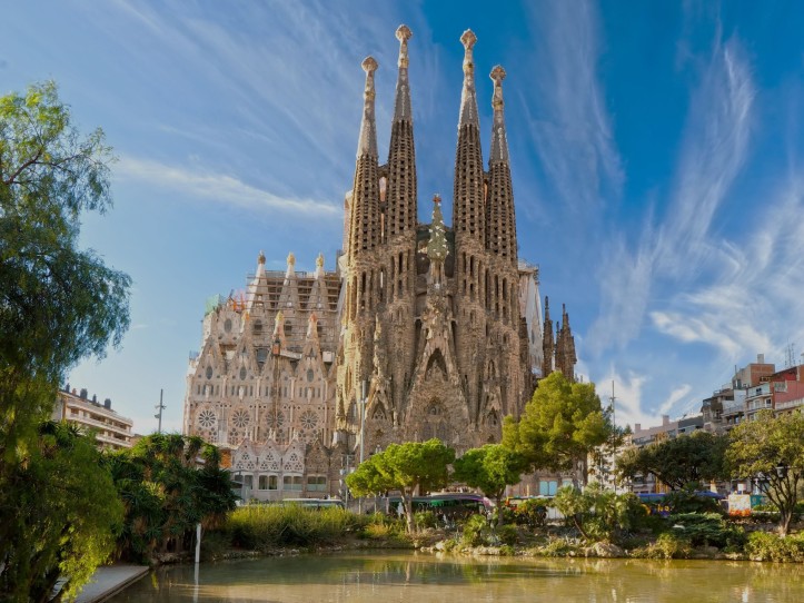 Barcelone sagrada-familia immobilier espagne